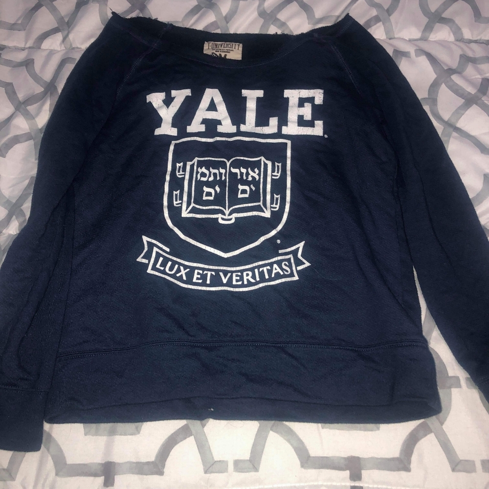Yale Sweatshirt. Size Junior Medium.